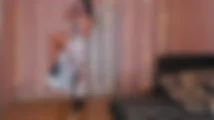 30. Pole dance com vestido longo de verão, sem calcinha e sem salto.