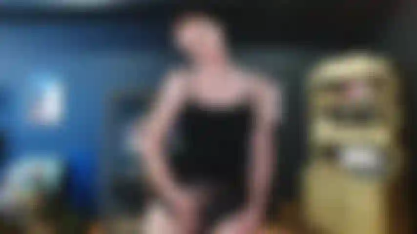 Joi strapon vagabunda com contagem regressiva.