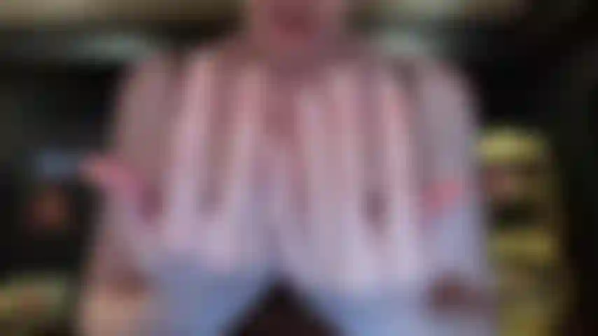 Gozo nas minhas unhas afiadas.