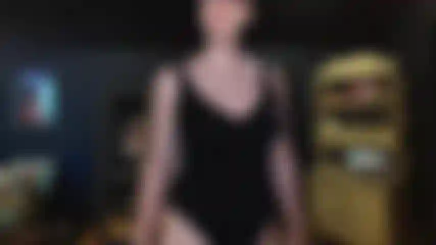 Marido sem buceta só pega strapon.