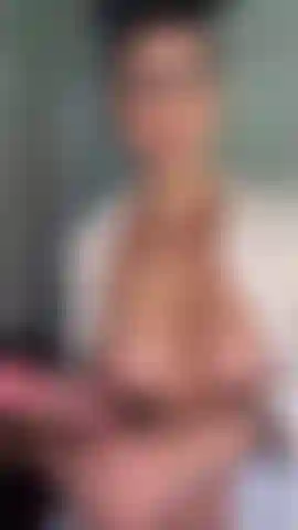 Adoro chicotear seu pênis patético com meu cinto! Cbt com dirty talk/femdom!