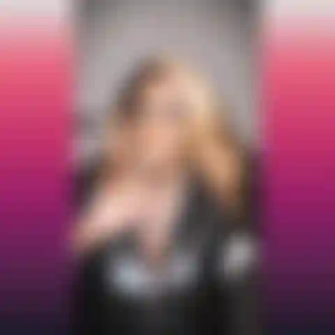 As calcinhas são o seu fetiche, você adora roubá-las, mas mais do que roubar você adora usá-las.