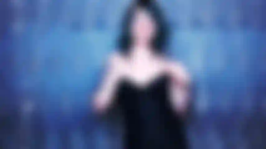 Dona de casa gostosa humilha e te transforma em bi-cuck!