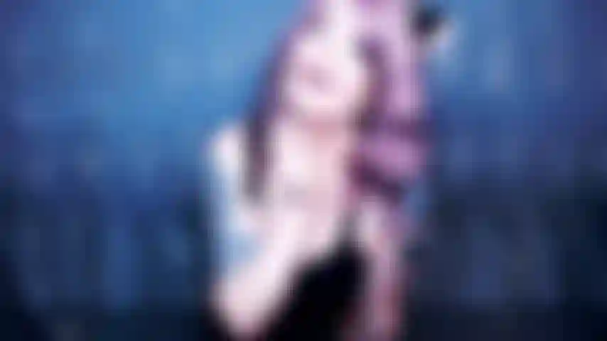 Deusa strapon brincar com cei.