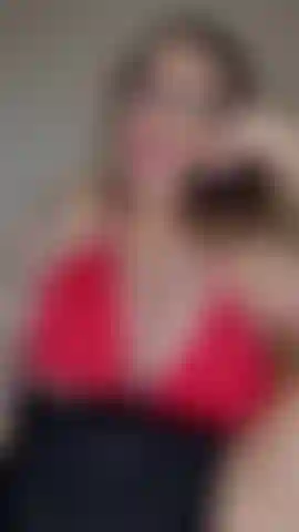 Vídeo de reprodução de giganta grávida.