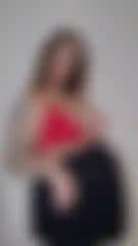 Cavalgo e faço striptease em vídeo completo.