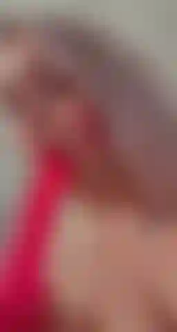 Adoro chupar meu vibrador e depois foder minha bucetinha com ele.