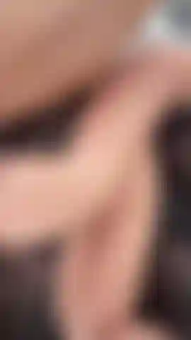 Literalmente encharcando minha calcinha... Tive que provar como eu era gostosa.