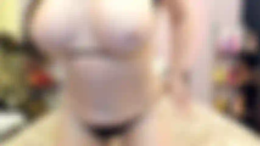 ( Gs.368) GoldieStar se apresenta em show de ouro. Roleplay(chamando todos os caras na sala pelo nome...) 10:01 Minutos. Sutiã preto. Calcinha, peitos grandes, bucetinha peluda, brinquedo anal interativo iluminado, esguicho, consolos todos brancos (05/12/2021).