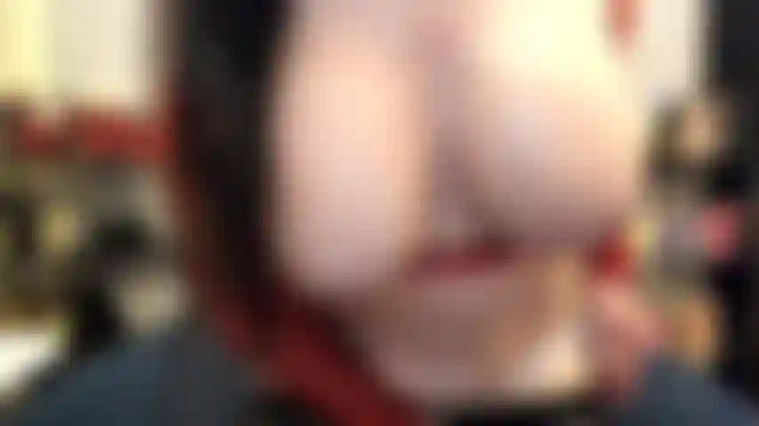 ( Gs.446) GoldieStar se apresenta em show de ouro. Roleplay(chamando todos na sala pelo nome...) 11 Minutos. Gilf, peitos grandes, top vermelho. Meias pretas, esguicho, anal, brinquedo interativo, dp interracial, buceta peluda (21/01/2022).