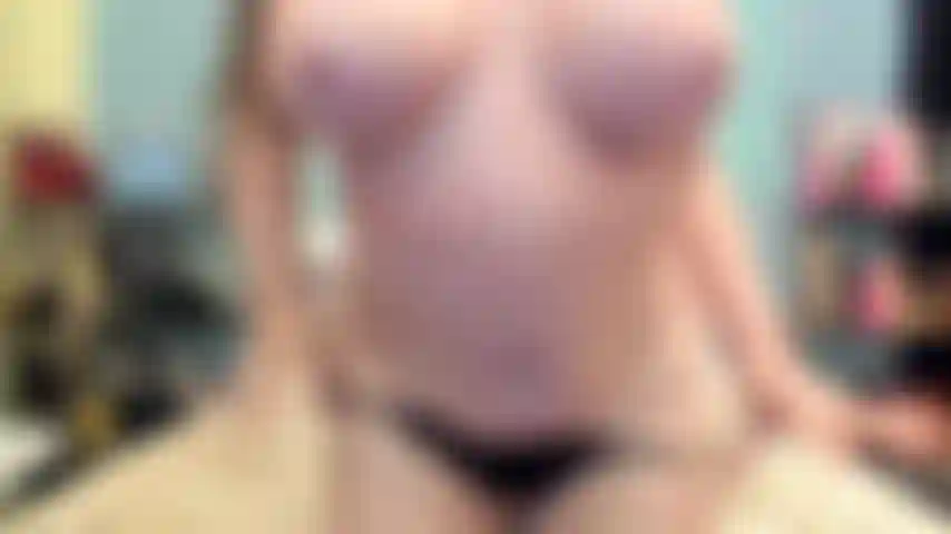 ( Gs.689) GoldieStar se apresenta em show de ouro - 11:01 minutos. Bunda grande, brinquedo interativo, peitos grandes, gilf, grande consolo rosa, anal, dp, esguicho, pés descalços (08/08/2022).