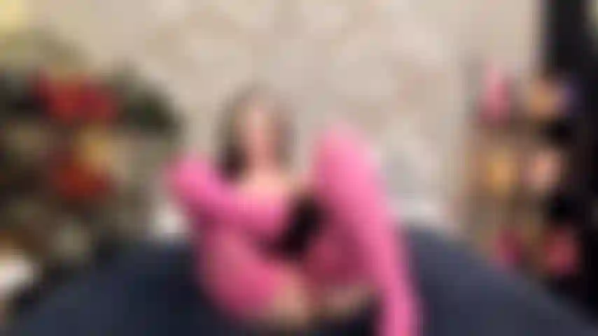 ( Gs.395) GoldieStar se apresenta em show de ouro. Roleplay(chamando todos os caras na sala pelo nome...) 11:02 Minutos. Vestido rosa. Calcinha. Meias, sapatos pretos, peitos grandes, buceta peluda, esguicho, anal, dp, brinquedo interativo iluminado (17/12/2021).