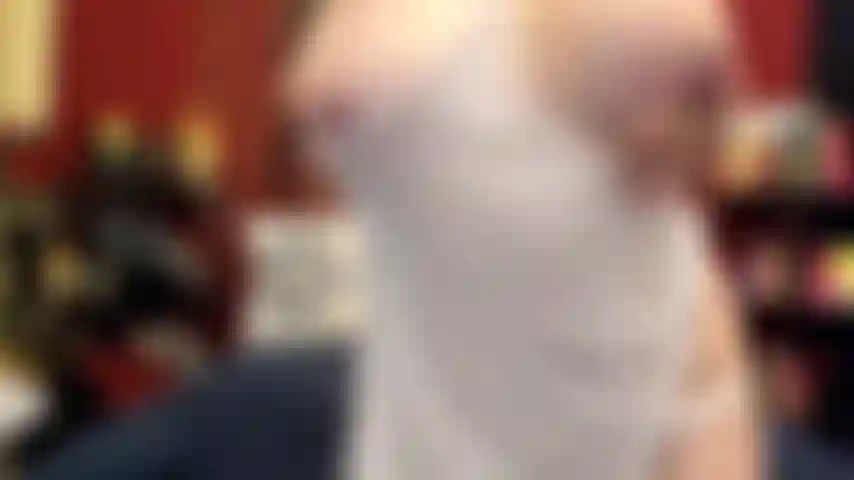 ( Gs.542) GoldieStar se apresenta em show de ouro - 9:01 minutos. Gilf, peitos grandes, bucetinha peluda, grande consolo rosa, pés descalços, esguicho, óleo, anal, dp (29/04/2022).