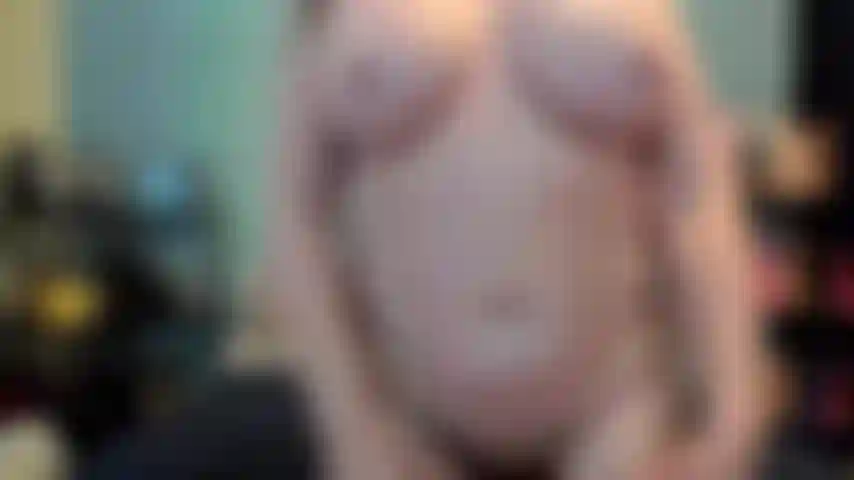 ( Gs.932) GoldieStar se apresenta em show de ouro - 10 minutos. Peitos grandes, bunda grande, gilf, buceta peluda, esguicho, anal, dp, pés descalços, buceta espalhada (01/04/2023).