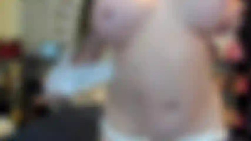 ( Gs.880) GoldieStar se apresenta em show de ouro - 15 minutos. Peitos grandes, bunda grande, gilf, bucetinha peluda, esguichando, pés descalços, anal, dp (30/12/2022).