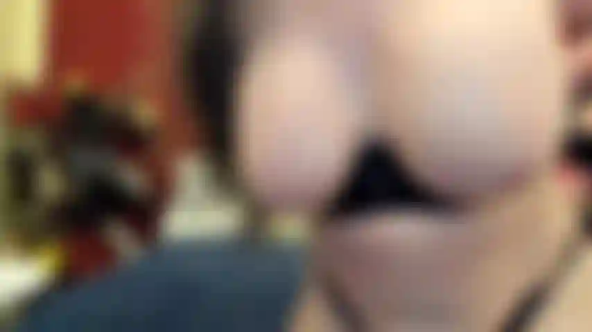 ( Gs.510) GoldieStar se apresenta em show de ouro (chamando todos na sala pelo nome...) 11:01 Minutos. Gilf, peitos grandes, buceta peluda, pés descalços, anal, dp, consolos todos brancos, buceta espalhada (11/04/2022).