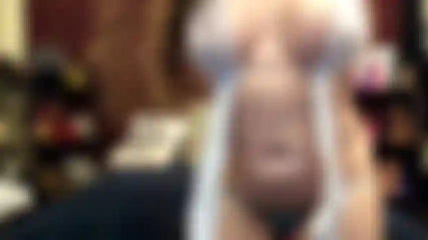 ( Gs.374) GoldieStar se apresenta em show de ouro. Roleplay(chamar todos os caras da sala pelo nome...) 11 Minutos. Top branco, peitos grandes, bucetinha peluda, esguicho, anal, dp, óleo (06/12/2021).