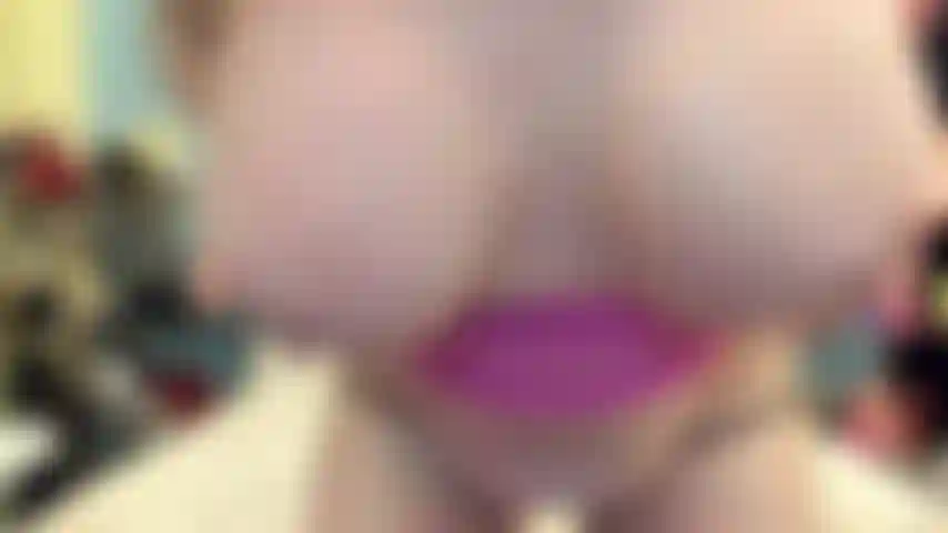 ( Gs.583) GoldieStar se apresenta em show de ouro - 8:59 minutos. Gilf, peitos grandes, buceta peluda, brinquedo interativo, salto baixo preto, grande consolo rosa, anal, dp (27/05/2022).