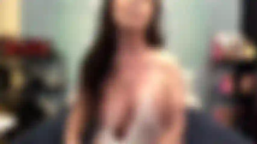 ( Gs.470) GoldieStar se apresenta em show de ouro. Roleplay (chamando todos na sala pelo nome...) 9 Minutos. Peitos grandes, gilf, esguichando, cavalgando, óleo, anal, dp, buceta peluda (18/02/2022).