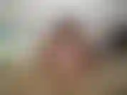 (9) GoldieStar passa batom... Lubrifica o buraco da buceta dela com um êmbolo lubrificante... Depois fode a buceta dela com vibrador vermelho e brincadeira de pés.