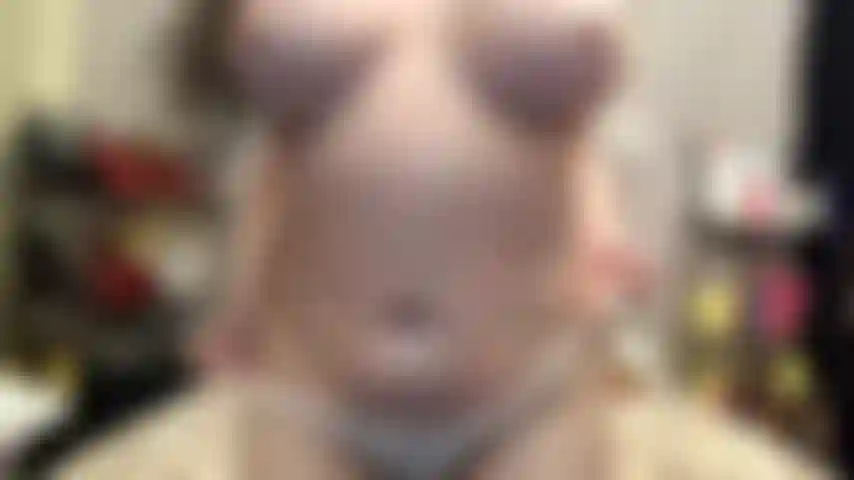 ( Gs.417) GoldieStar se apresenta em show de ouro. Roleplay(chamando todos os caras na sala pelo nome...) 10:57 Minutes. Milf, calcinha branca, peitos grandes, chupando, esguichando, pés descalços/solas, anal, dp, todos consolos pretos (13/01/2022).