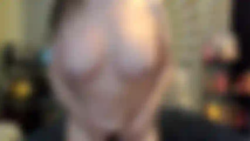 ( Gs.923) GoldieStar se apresenta em show de ouro - 10 minutos. Brinquedo interativo, anal, dp, pés descalços, peitos grandes, bunda grande, gilf, buceta peluda, esguicho (26/03/2023).