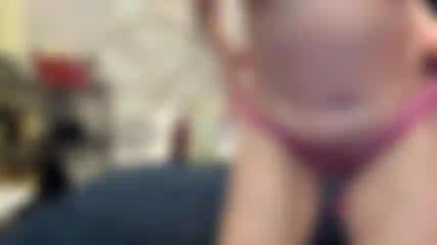 ( Gs.445) GoldieStar se apresenta em show de ouro. Roleplay(chamando todos na sala pelo nome...) 8:59 Minutos. Gilf, brinquedo interativo, salto alto vermelho, óleo, grande consolo rosa, grande consolo gelatinoso transparente, anal, dp (20/01/2022).