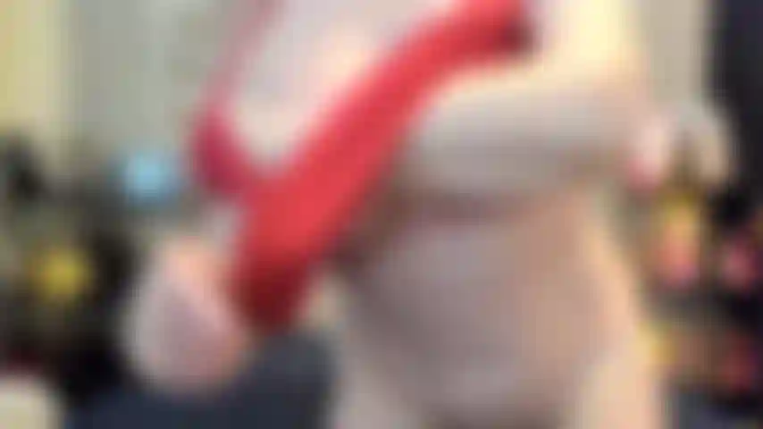 ( Gs.912) GoldieStar se apresenta em show de ouro - 10 minutos. Peitos grandes, bunda grande, gilf, bucetinha peluda, esguichando, gape, anal, dp interracial, pés descalços (18/03/2023).