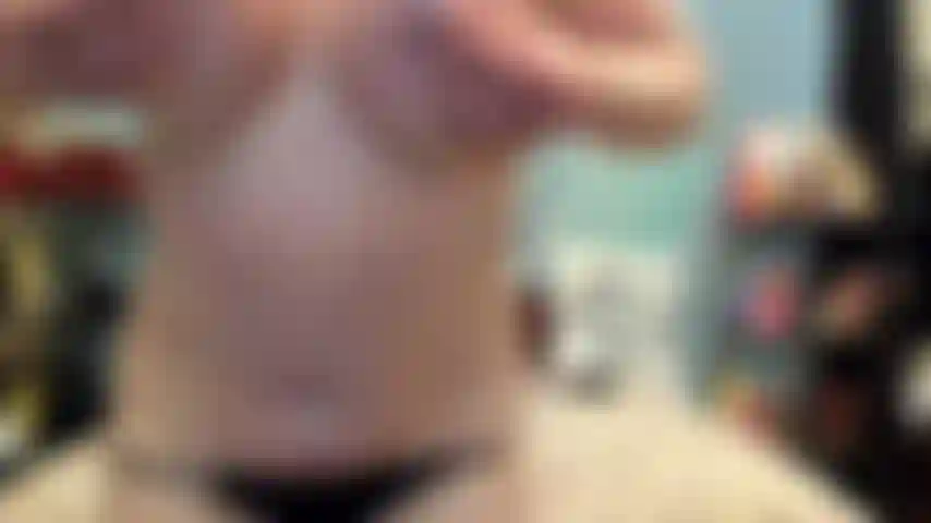 ( Gs.473) GoldieStar se apresenta em show de ouro. Roleplay (chamando todos na sala pelo nome...) 15:01 Minutos. Peitos grandes, gilf, buceta peluda, esguicho, pés descalços, brinquedo interativo iluminado, anal, dp, óleo, porra cremosa (19/02/2022).