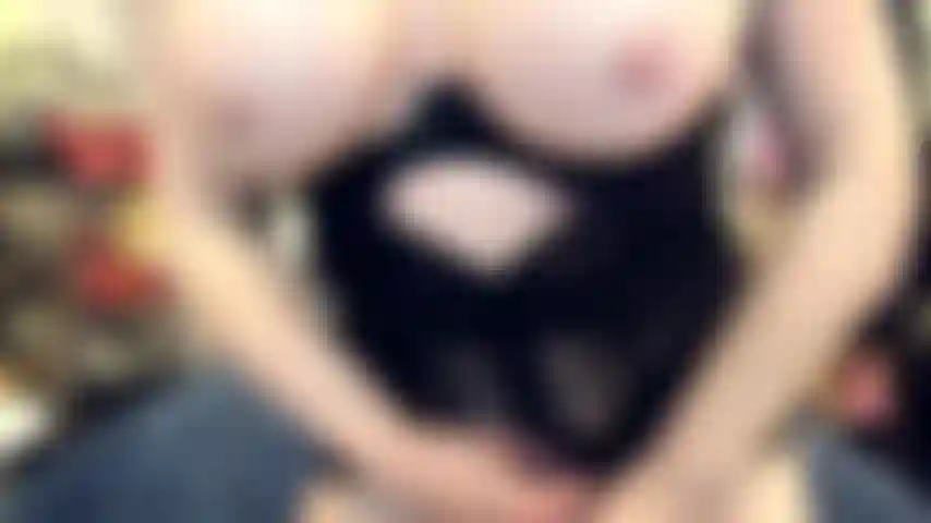 ( Gs.396) GoldieStar se apresenta em show de ouro. Roleplay(chamando todos os caras na sala pelo nome...) 10:01 Minutos. Espartilho preto. Calcinha, peitos grandes, milf, buceta peluda, esguicho, anal, dp interracial, brincadeira de pés (17/12/2021).