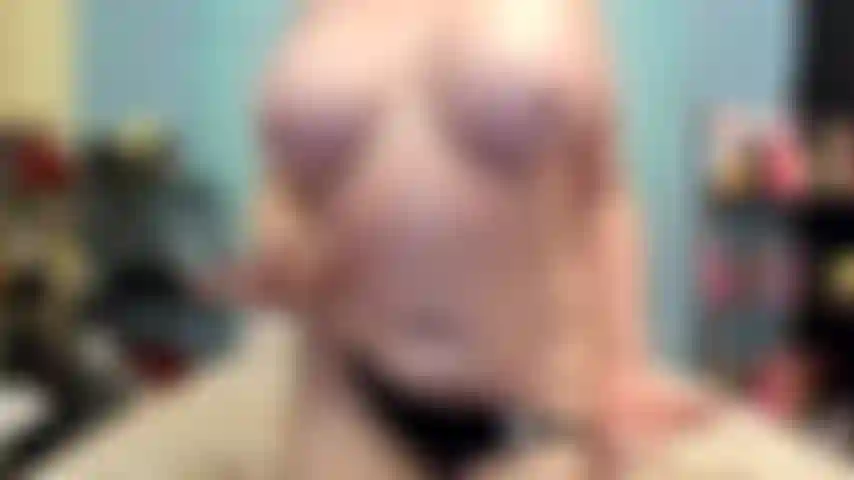 ( Gs.586) GoldieStar se apresenta em show de ouro - 8:56 minutos. Gilf, peitos grandes, bucetinha peluda, pés descalços, esguichando, anal, dp (27/05/2022).