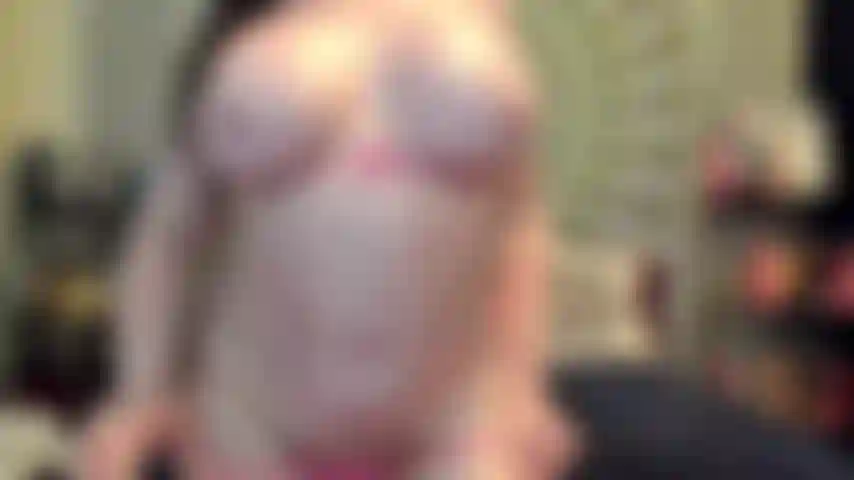 ( Gs.921) GoldieStar se apresenta em show de ouro - 10:01 minutos. Pés descalços, peitos grandes, bunda grande, gilf, bucetinha peluda, esguichando, anal, dp, consolos múltiplos, bucetinha aberta (3/262023).