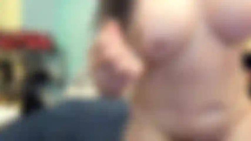 ( Gs.493) GoldieStar se apresenta em show de ouro. Roleplay (chamando todos na sala pelo nome...) 9 Minutos. Mamilos duros, peitos grandes, gilf, buceta peluda, grande vibrador rosa, buceta espalhada, pés descalços, esguicho, anal, dp (28/02/2022).