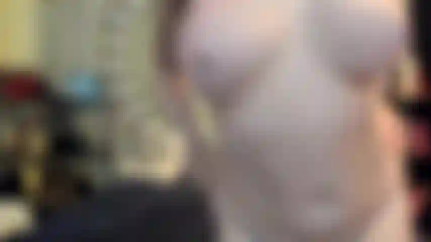 ( Gs.891) GoldieStar se apresenta em show de ouro - 9:59 minutos. Peitos grandes, bunda grande, gilf, bucetinha peluda, esguichando, pés descalços, anal, dp (15/01/2023).