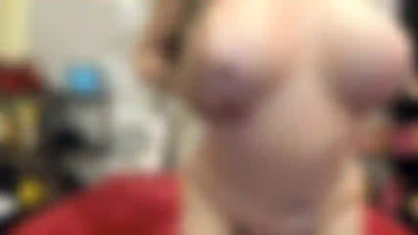 ( Gs.815) GoldieStar se apresenta em show de ouro - 11 minutos. O cara, peitos grandes, brincadeira de pés, anal, esguicho, pés descalços, buceta peluda (19/11/2022).