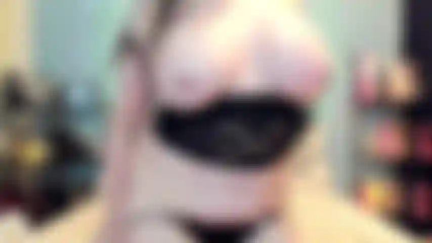 ( Gs.931) GoldieStar se apresenta em show de ouro - 10 minutos. Peitos grandes, bunda grande, gilf, bucetinha peluda, esguichando, anal, dp, buceta espalhada (01/04/2023).