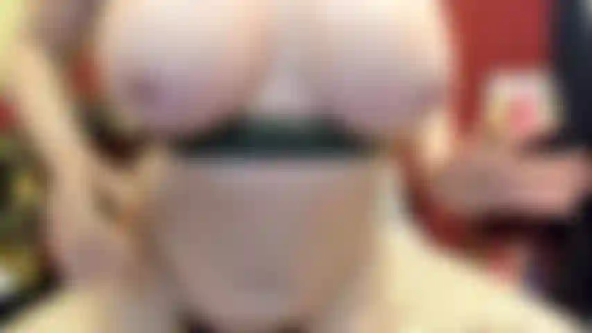 ( Gs.536) GoldieStar se apresenta em show de ouro - 11:01 minutos. Peitos grandes, gilf, brinquedo interativo iluminado, bucetinha peluda, pés descalços, cavalgando, esguichando, anal, dp interracial (28/04/22).