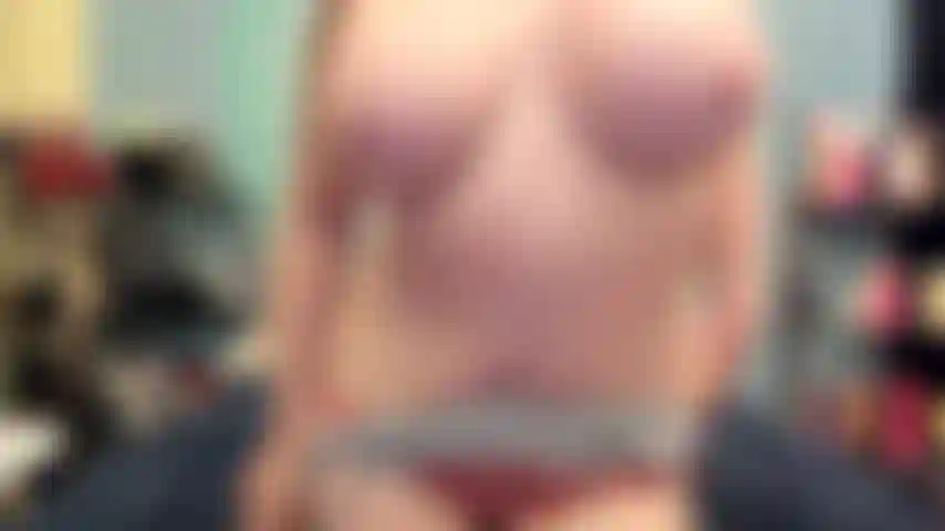 ( Gs.636) GoldieStar se apresenta em show de ouro - 11 minutos. Brinquedo interativo, gilf, buceta peluda, peitos grandes, esguicho, anal, dp interracial (24/06/2022).