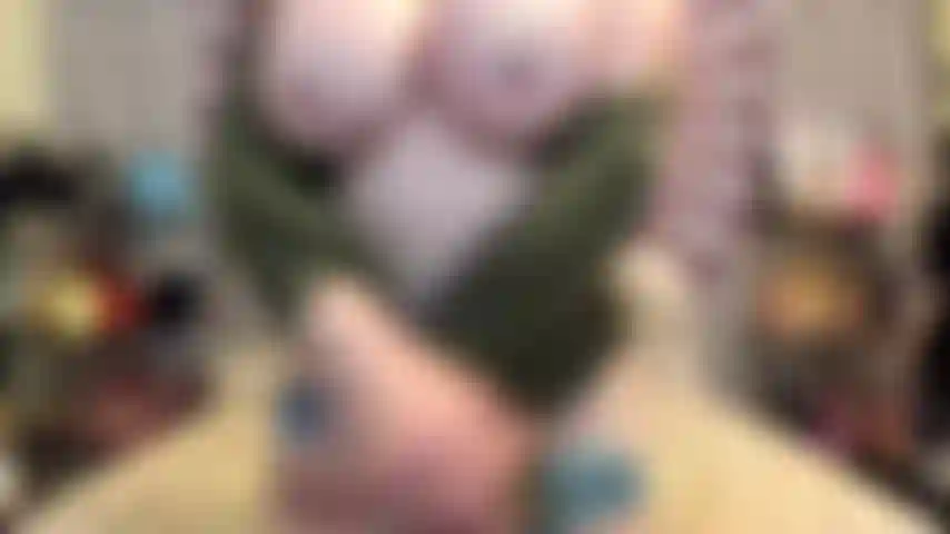 ( Gs.924) GoldieStar se apresenta em show de ouro - 10:01 minutos. Pés descalços, peitos grandes, bunda grande, gilf, bucetinha peluda, esguicho, anal, dp, consolos todos brancos (01/06/2024).