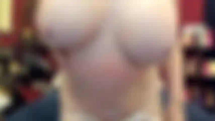 ( Gs.540) GoldieStar se apresenta em show de ouro - 8:01 minutos. Gilf, pés descalços, peitos grandes, brinquedo interativo, bucetinha peluda, esguicho, anal, dp, consolos todos brancos (28/04/22).