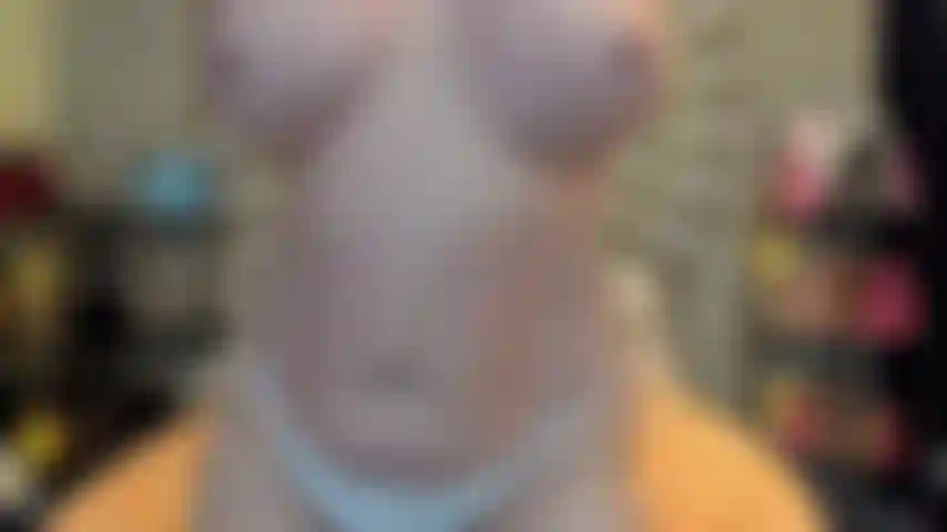 ( Gs.888) GoldieStar se apresenta em show de ouro - 15 minutos. Peitos grandes, bunda grande, gilf, buceta peluda, esguicho, pés descalços, óleo, closes de buceta, porra cremosa, anal, dp, contas anais (08/01/2023).