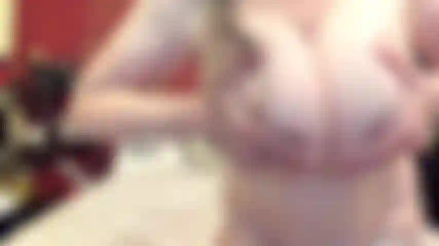 ( Gs.531) GoldieStar se apresenta em show de ouro - 14:59 minutos. Peitos grandes, gilf, óleo, pés descalços, brinquedo interativo, anal, porra cremosa, consolos todos pretos (26/04/2022).