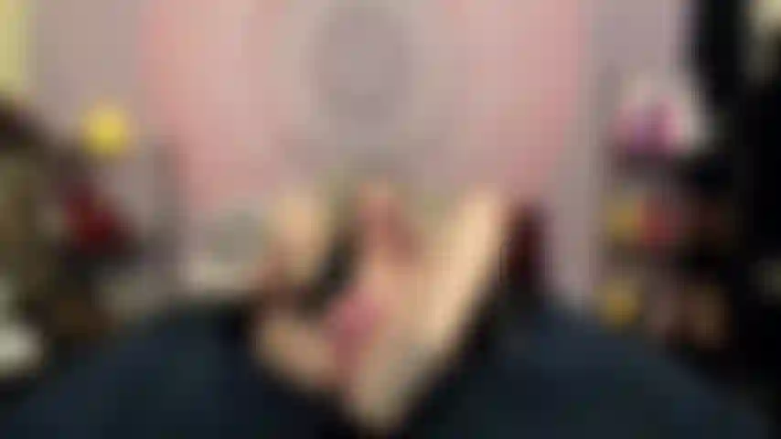 ( Gs.366) GoldieStar se apresenta em show de ouro. Roleplay(chamar todos os caras da sala pelo nome...) 12 Minutos. Salto alto cravejado de strass preto, peitos grandes, milf, brinquedo interativo, esguicho, anal, dp, role play (04/12/2021).