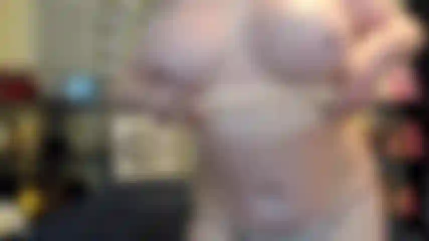 ( Gs.884) GoldieStar se apresenta em show de ouro - 9:59 minutos. Peitos grandes, bunda grande, gilf, bucetinha peluda, esguichando, bucetinha espalhada, pés descalços, anal, dp, consolos todos brancos (08/01/2023).