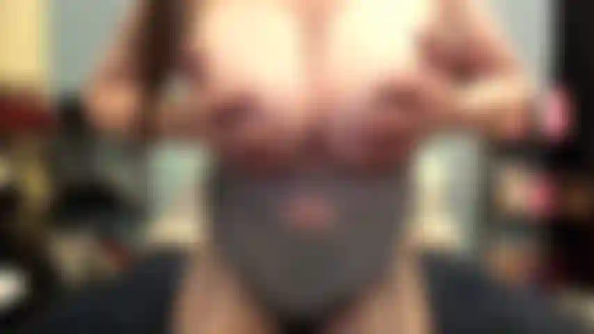 ( Gs.625) GoldieStar se apresenta em show de ouro - 11:01 minutos. Peitos grandes, buceta peluda, gilf, bunda grande, buceta espalhada, esguichando, pés descalços, anal, dp (23/06/2022).