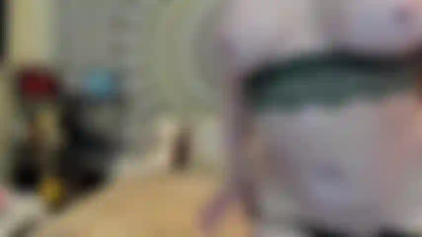 ( Gs.869) GoldieStar se apresenta em show de ouro - 9:01 minutos. Sutiã cupless, pés descalços, peitos grandes, buceta peluda, esguicho, brinquedo interativo, grande consolo rosa, anal, dp (18/12/2022).