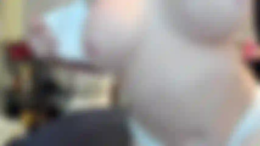 ( Gs.829) GoldieStar se apresenta em show de ouro - 9 minutos. Brinquedo interativo, peitos grandes, bunda grande, brincadeira de buceta, esguicho, anal, dp, gilf, pés descalços (04/12/2022).