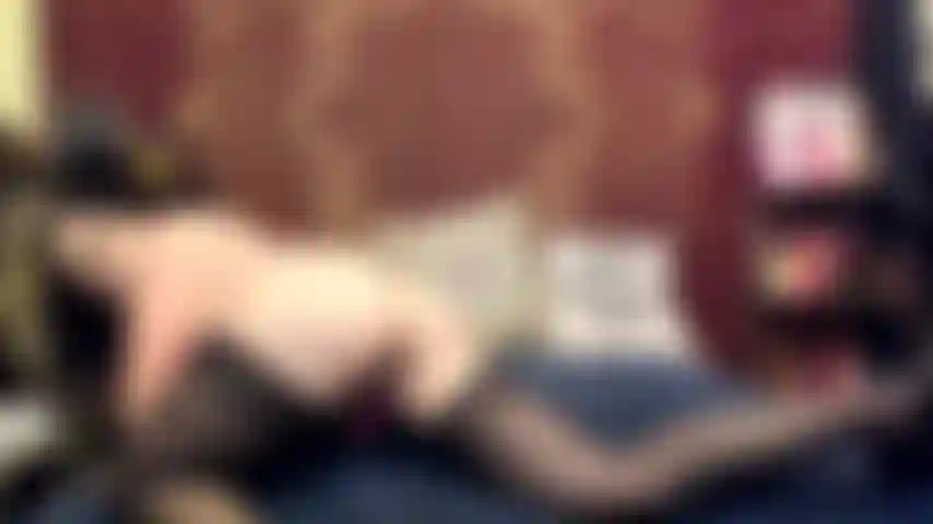 ( Gs.382) GoldieStar se apresenta em show de ouro. Roleplay(chamando todos os caras na sala pelo nome...) 9:01 Minutos. Calcinha preta. Meias pretas. Salto alto preto, peitos grandes, esguicho, foda com os dedos, anal, dp, todos os consolos pretos (12/12/2021).