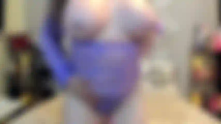 ( Gs.825) GoldieStar se apresenta em show de ouro - 10:01 minutos. Tetas grandes, close up, buceta peluda, esguicho, dedilhado de bunda, anal, dp, grande consolo rosa, pés descalços, porra cremosa (27/11/2022).