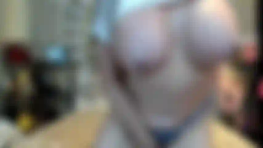 ( Gs.859) GoldieStar se apresenta em show de ouro - 10 minutos. Peitos grandes, bunda grande, bucetinha peluda, pés descalços, closes, recheio de calcinha, esguicho, anal, dp (14/12/2022).